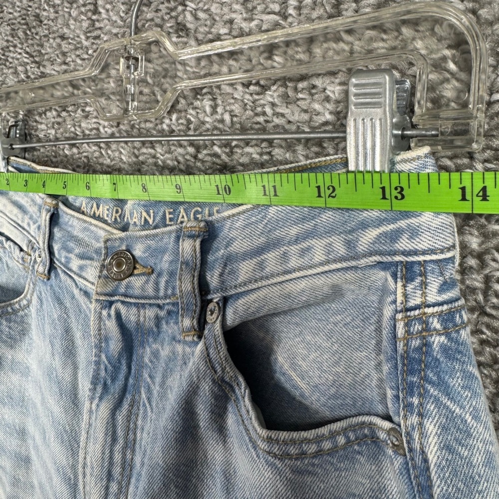 American Eagle High Rise Mom Jeans Relaxed Fit Light Wash Denim 90s Blue Women 2 - Picture 6 of 16